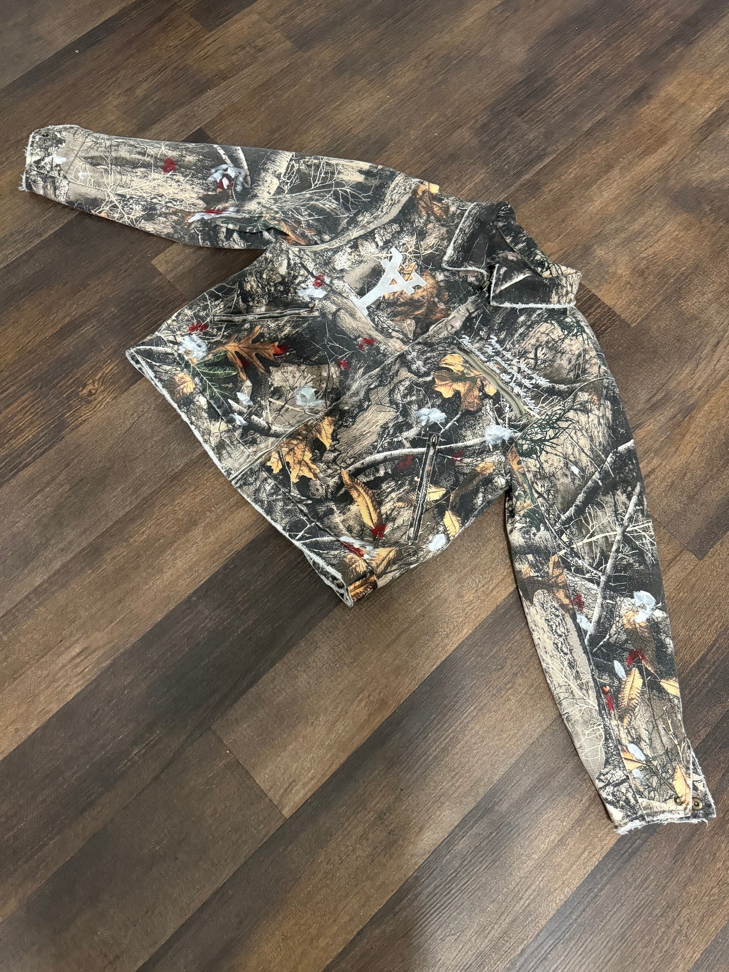 Red back woodland camo crop jacket